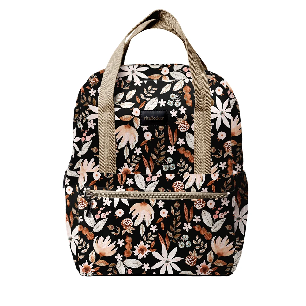 mochila para carro de bebé con estampado black garden en color negro y flores en diferentes tonos