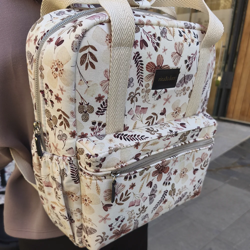 mochila carro bebé butterfly cinta beige de rita and deer una original mochila para carro de bebé con estampado de mariposas