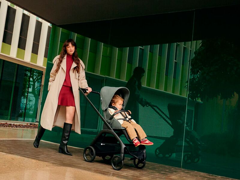 Bugaboo Dragonfly de color ver un cochecito práctico y funcional con cientos de accesorios y complementos. El nuevo cochecito Bugaboo más ligero del mercado