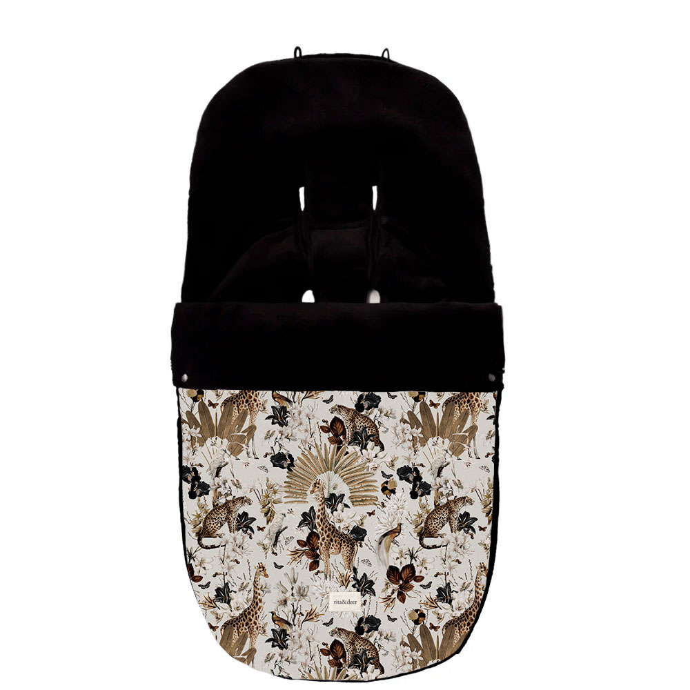 saco silla paseo bebé de invierno o saco carro bebé de invierno con estampado Luxor de animales como jirafas y leopardos y de flores y plantas fusionadas del antiguo Egipto creado por Olivier Wolff y rita&deer
